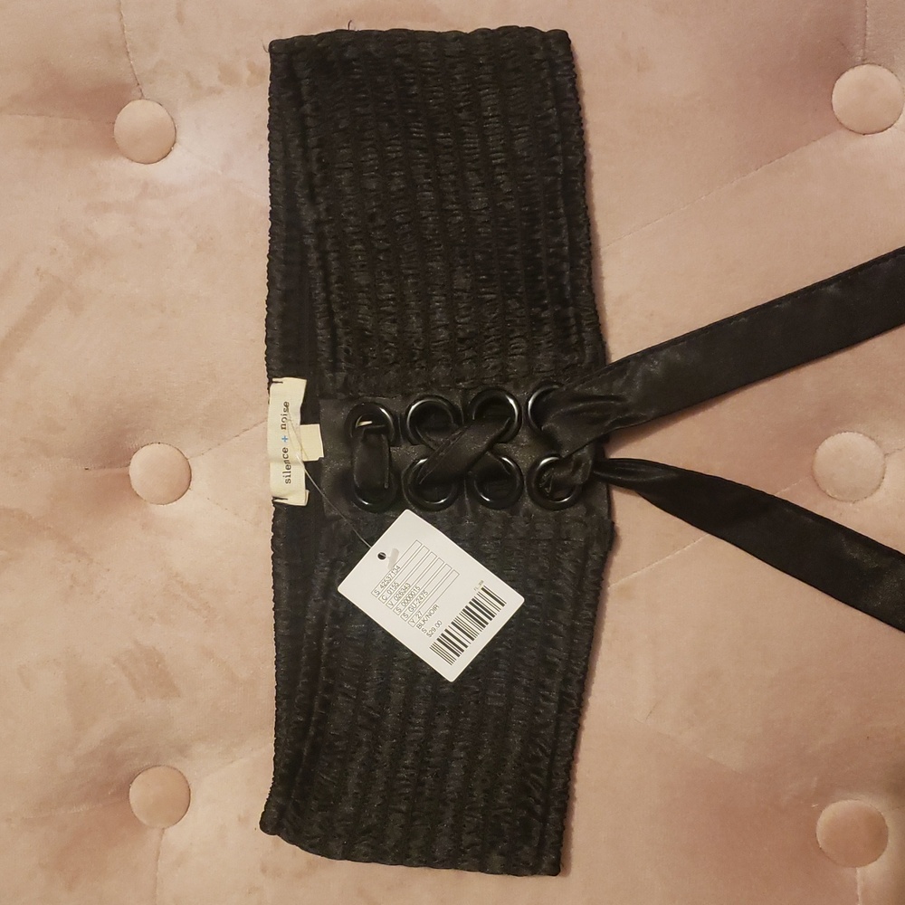 NWT Silence + Noise Waist Clincher